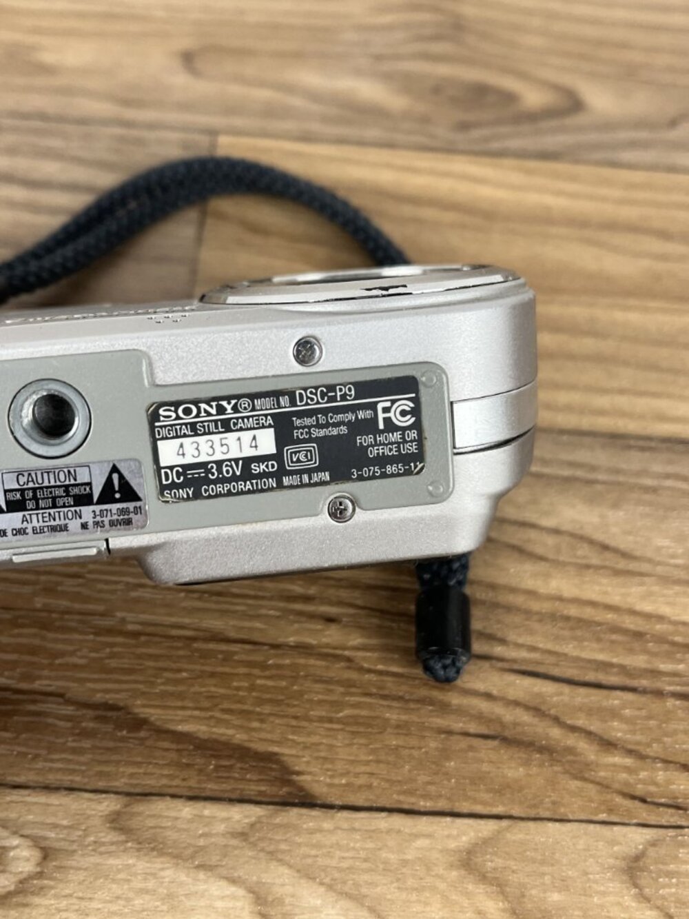 Sony Cyber-shot DSC-P9 4.0MP Digital Camera - Silver No Charger - Picture 10 of 10